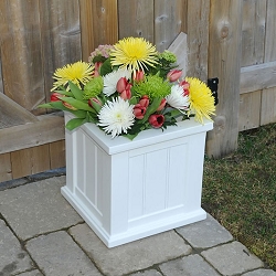 Mayne Cape Cod Small Patio Planter White 14