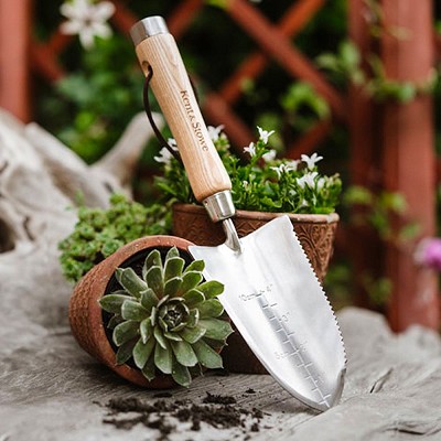 Capability Trowel by Kent & Stowe 