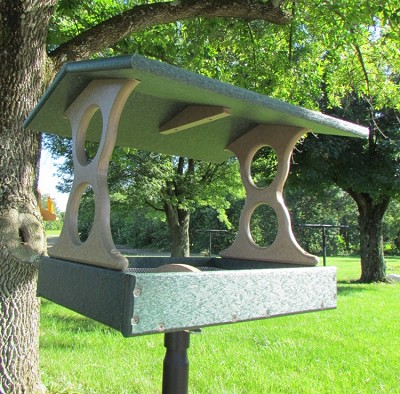 Recycled Plastic Fly-Through Bird Feeder Medium Green/Tan 